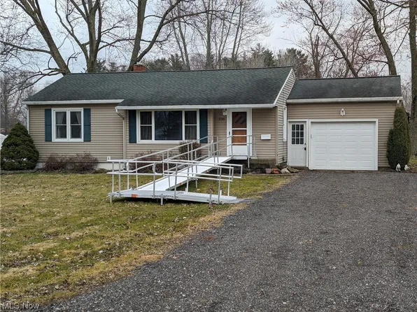 238 S Elm St, Jefferson, OH 44047
