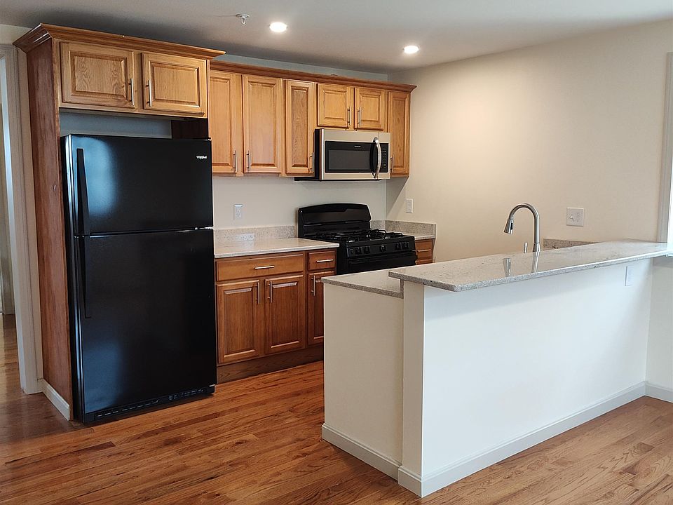 202 Wilson St 2, Manchester, NH 03103 Zillow