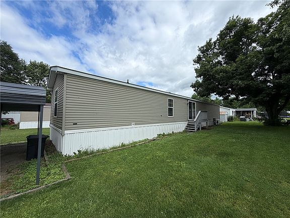 3rd image of 109 Somers Ln #109