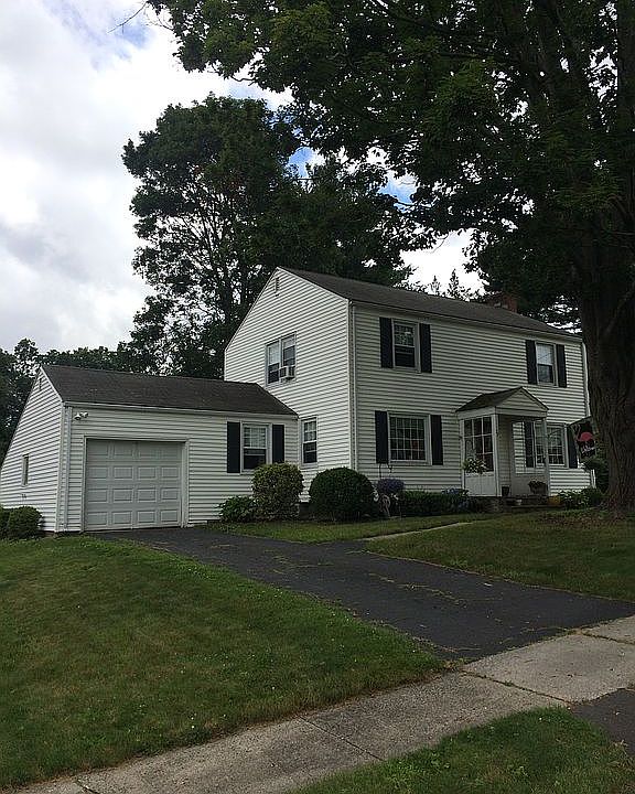 2nd image of 27 Greystone Rd