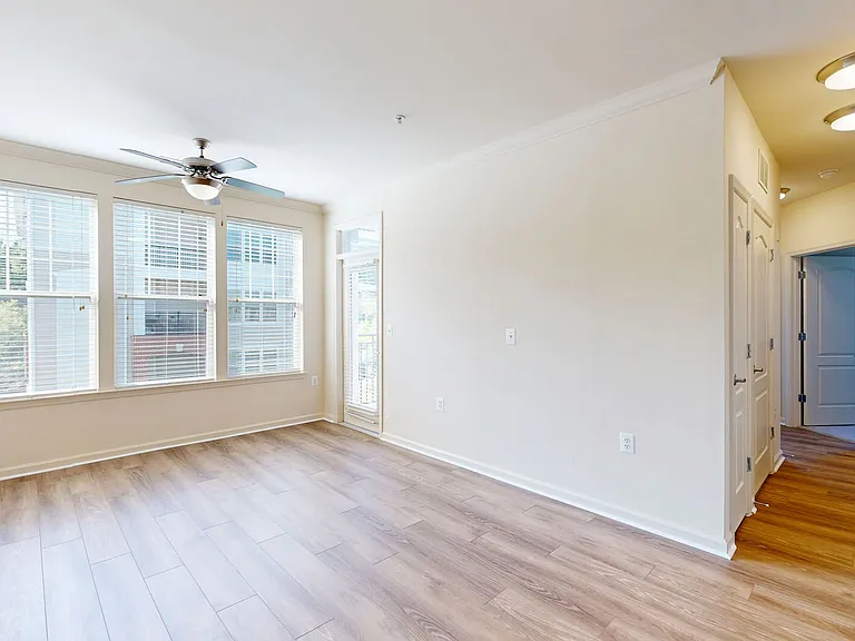 Signal Hill Apartment Homes — Photo 62