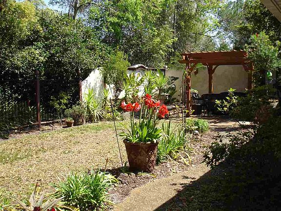 2nd image of 707 Nieves Ln