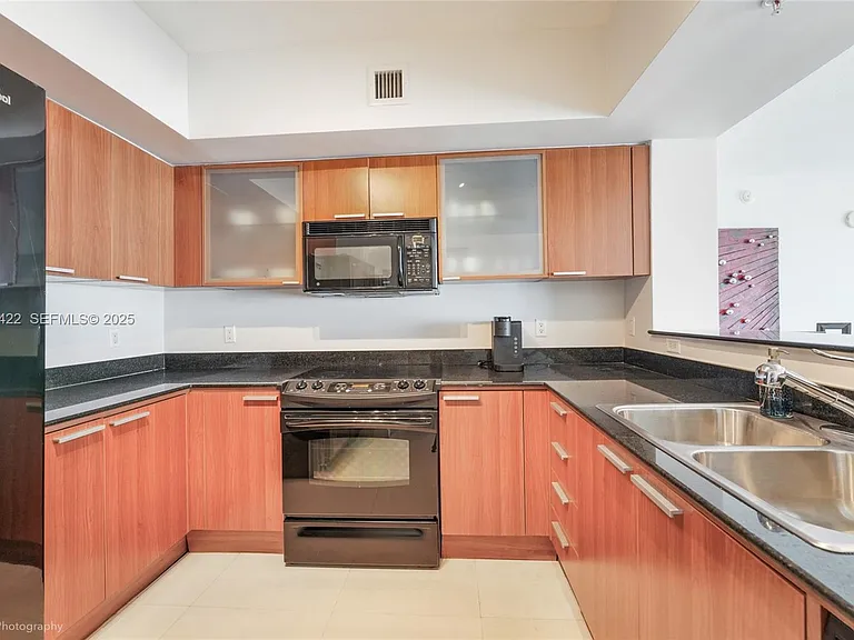16699 Collins Ave #2407 — Photo 7