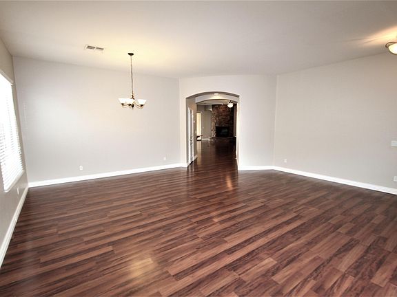 3rd image of 2336 W Blaylock Dr