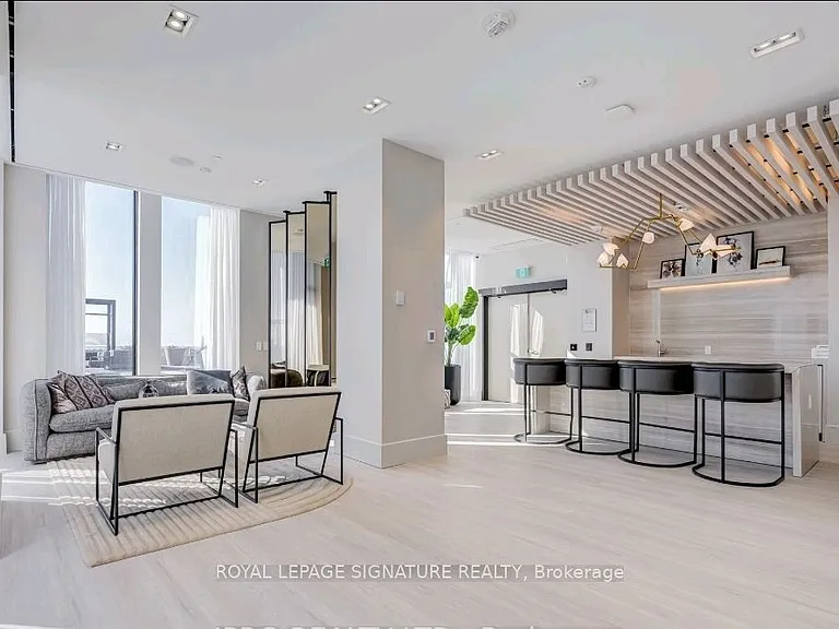 2020 Bathurst St #210 — Photo 24