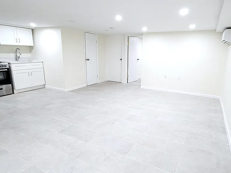 170-20 Lithonia Ave #1B — Photo 8