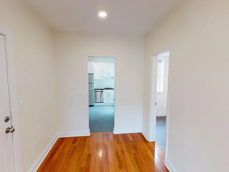 123 Sutherland Rd #G — Photo 3