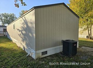 200 Paradise Acres Rd #101, Carterville, IL 62918