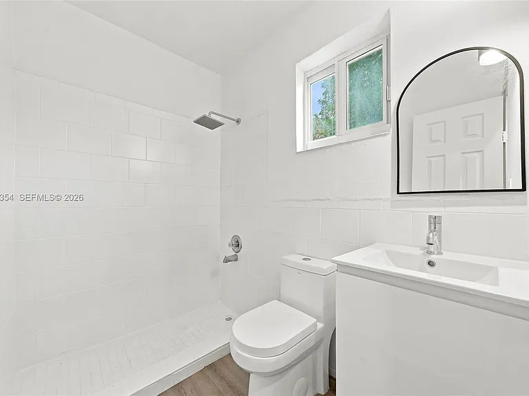 128 NW 9th Ave #4 — Photo 17
