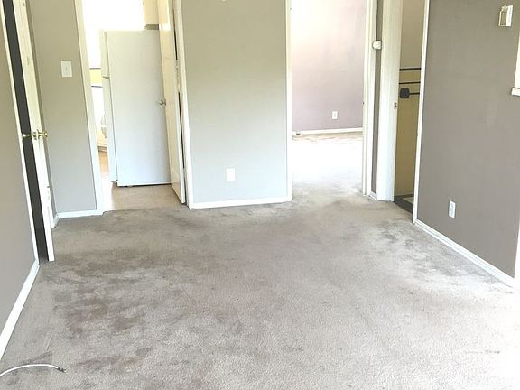 5th image of 1111 N Doheny Dr APT C