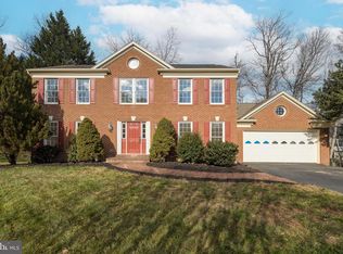 9608 Lake Mist Ct, Fairfax Station, VA 22039