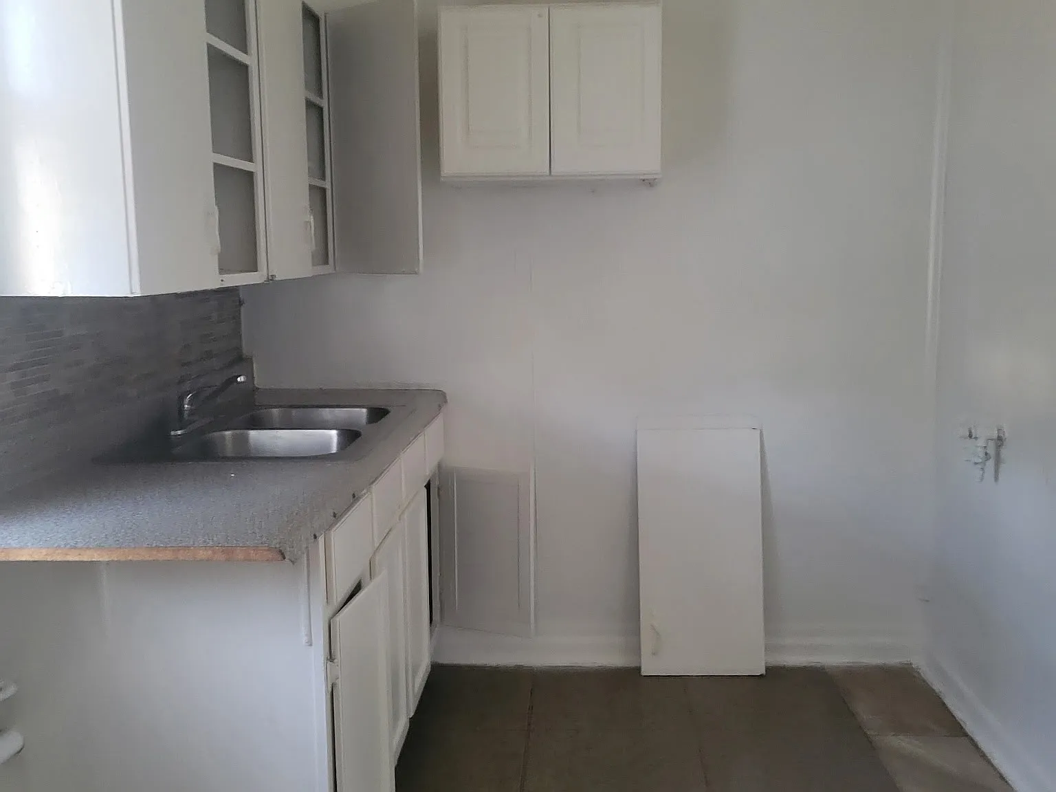 2 bed, 759 sqft, $975 — Photo 3