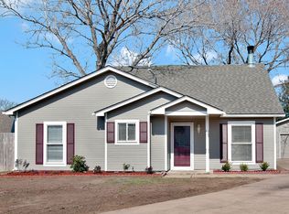 2138 S Fieldcrest Cir, Wichita, KS 67209