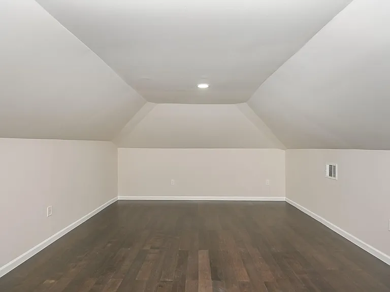 2902 Houston Ave — Photo 25