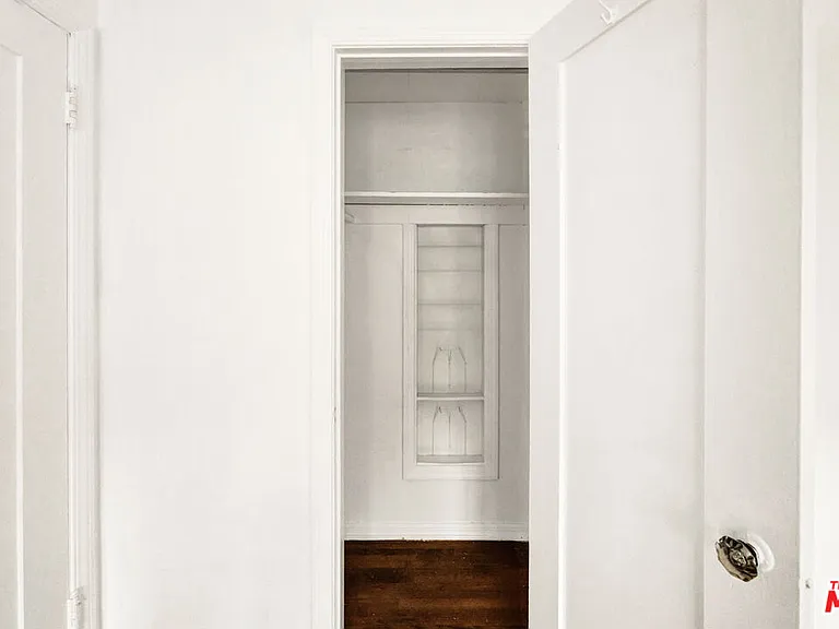 351 N Sierra Bonita Ave #2 — Photo 15