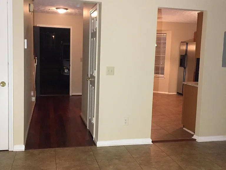 3811 Meadow Green Ct — Photo 8