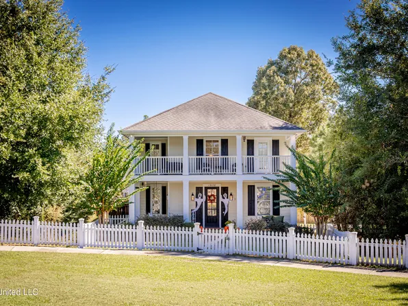 13076 Pine Valley Ln, Biloxi, MS 39532