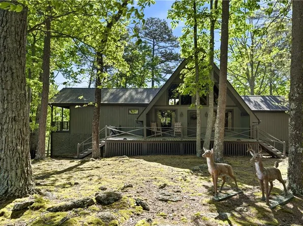 114 Cherokee Dr S, Waleska, GA 30183