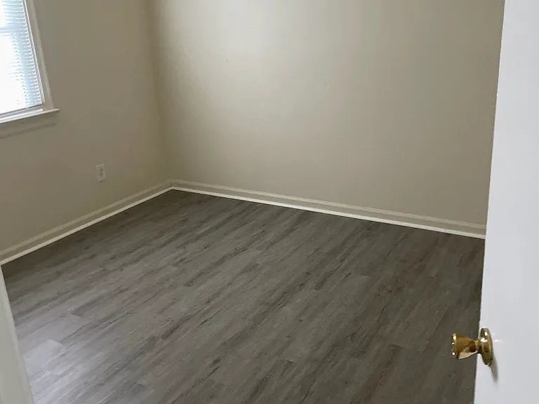 725 Denton Cir — Photo 5