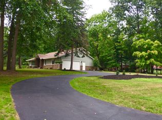 5760 Ledgebrook Ln, Solon, OH