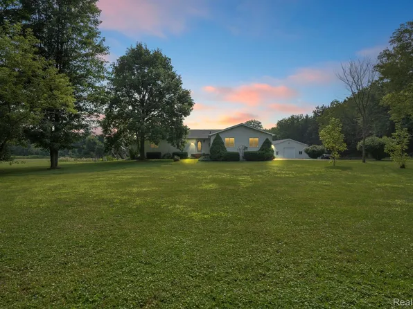 3421 N Mill Rd, Dryden, MI 48428