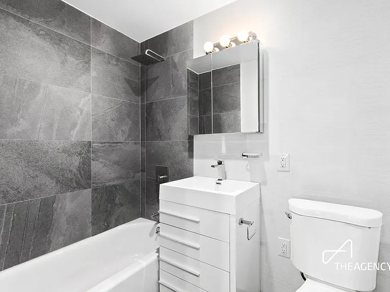 1992 3rd Ave #7B — Photo 3