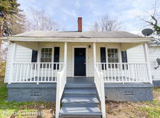 12 6th St, Greer, SC 29651