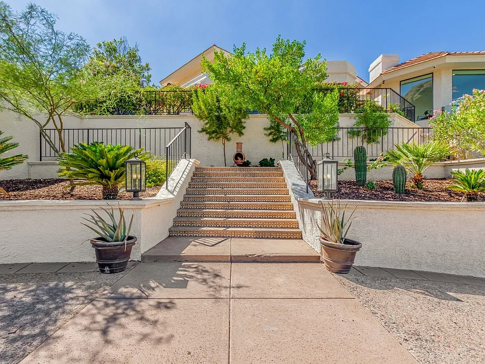 5655 N Camelback Canyon Dr