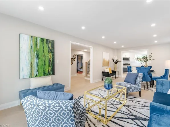 2392 Arnold Cres, Burlington, ON L7P 4G3