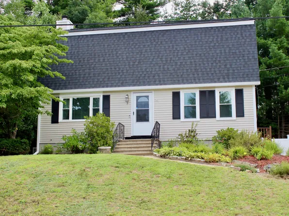 7 Carson Circle, Nashua, NH 03062