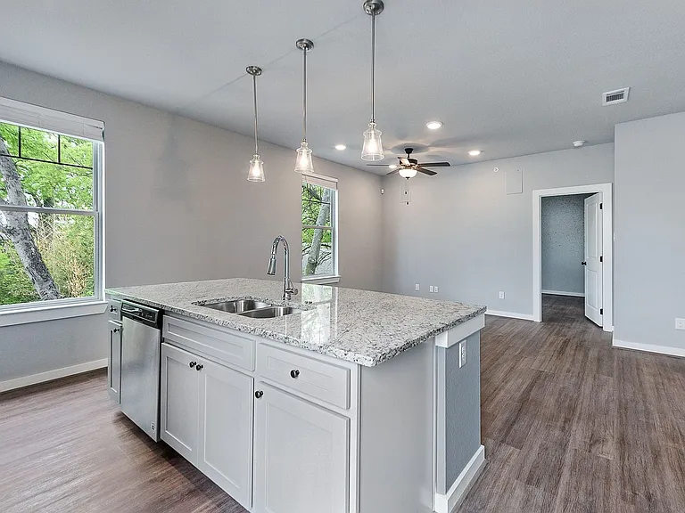 3132 Cockrell — Photo 13