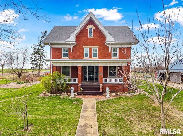 225 E 1st St, Maquon, IL 61458