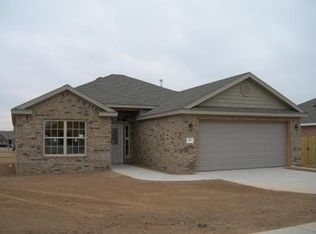 668 Olivia Ln, Centerton, AR 72719