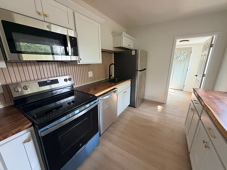 1071 W 11th Ave #1 — Photo 8