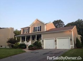 110 Birchwood Dr, Wakefield, RI 02879