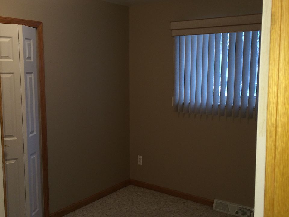 1st image of 45625 Wakefield St