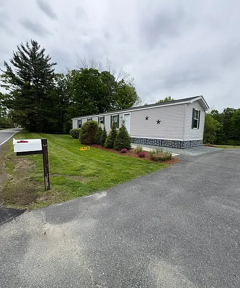 220 Meriden Rd — Photo 1