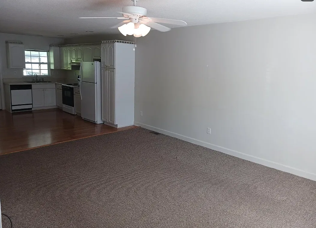 2 bed, 1042 sqft, $1,200 — Photo 2