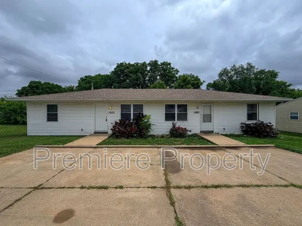 18871 E Wigwam Dr, Independence, MO 64056