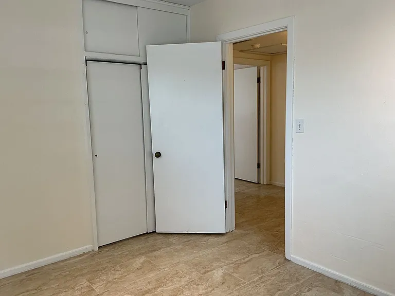109 Eastway Dr — Photo 11