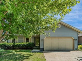 7523 SW 26th St, Topeka, KS 66614