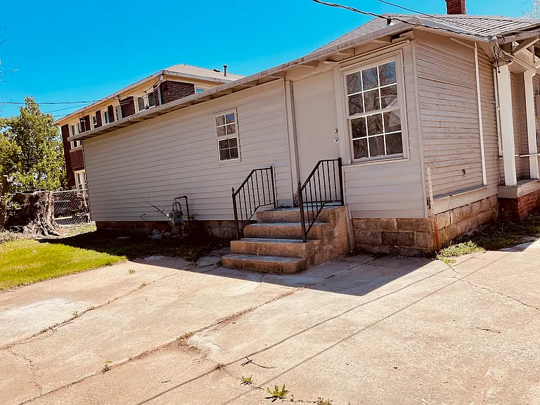 1205 NW 31st St — Photo 36