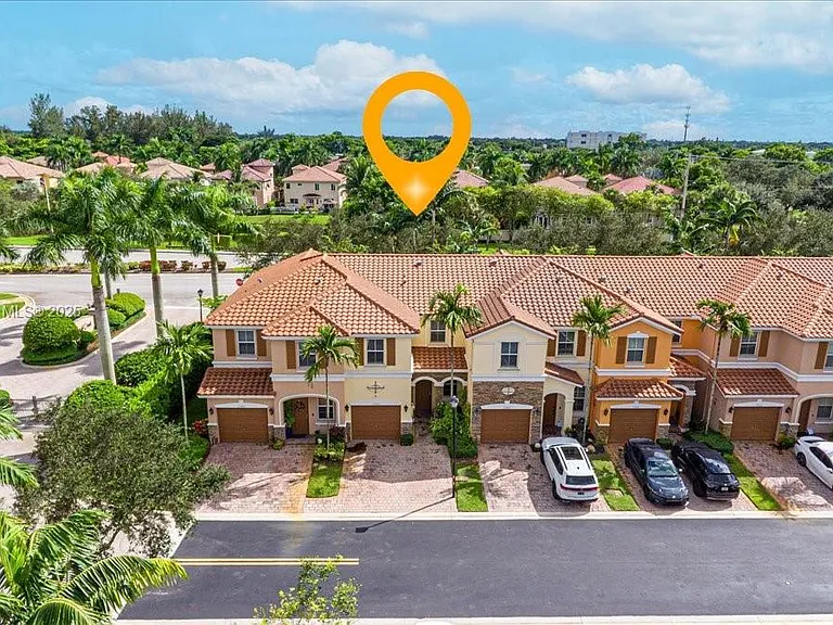 12442 Emerald Creek Ct — Photo 10