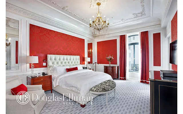 Sold by Douglas Elliman | media 22