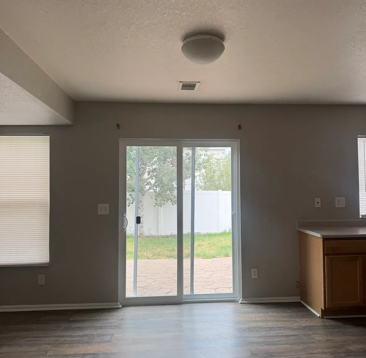 4 bed, 2.5 bath, 3192 sqft, $3,100 — Photo 3