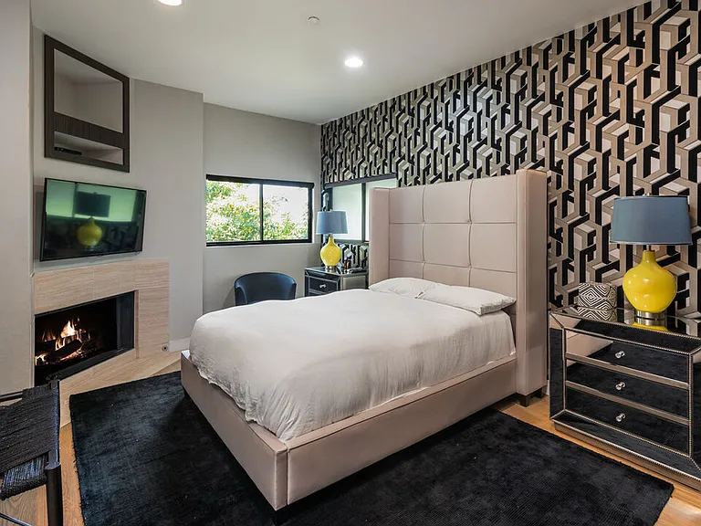 2826 Las Alturas St — Photo 36