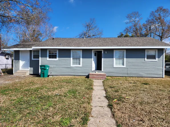 2208 Pacific St, Orange, TX 77630
