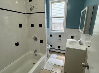 744 S 15th St #1, Newark, NJ 07103
