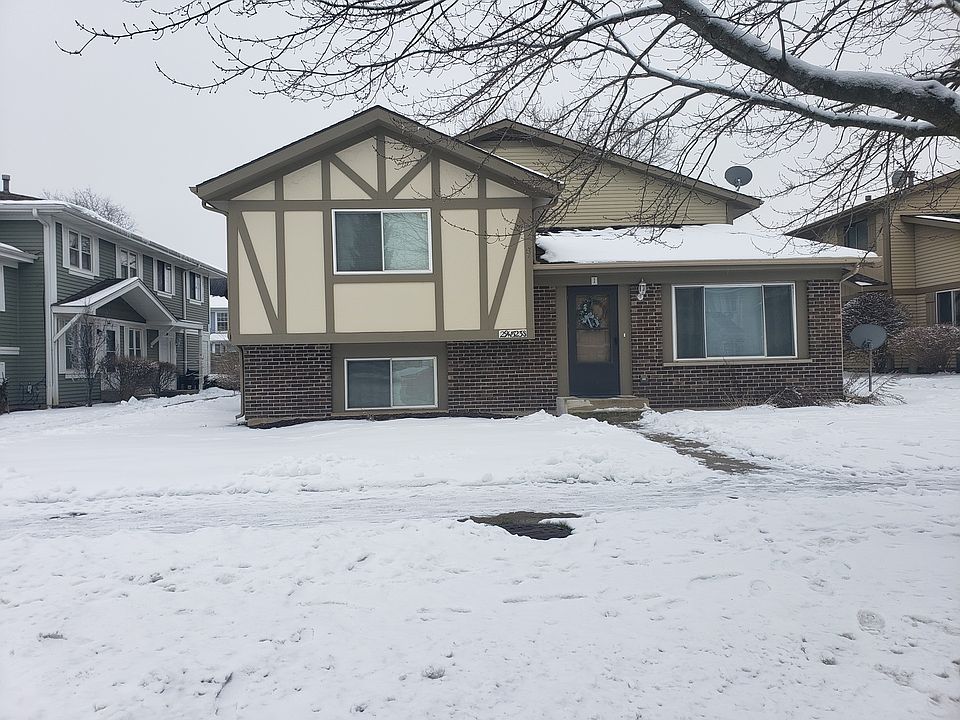 1st image of 29W523 Winchester Cir S Unit 3