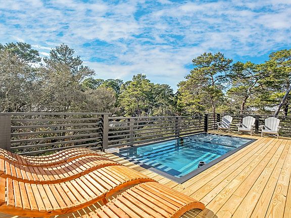 4th image of 221 Hillcrest Rd